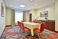 Holiday Inn Express & Suites Utica Hotels in Utica