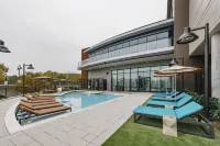Hotel Indigo COLUMBUS AT RIVERFRONT PLACE by IHG - Rooftop Pools