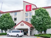 Red Roof Inn & Suites Indianapolis Airport Hotels near Indianapolis International Airport