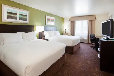 Holiday Inn Express & Suites Aberdeen Hotels in Абердин