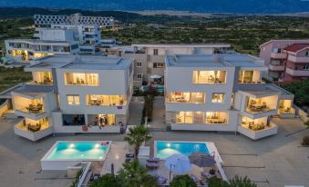 Apartments & Rooms Danivan Pool Villas B