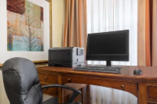 Country Inn & Suites by Radisson, Owatonna, MN