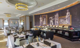 Radisson Montevideo Victoria Plaza Hotel