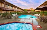 Best Western Corona Hotel  Suites - Pools