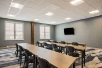 Comfort Inn & Suites Gaylord Hotels in Dover Township