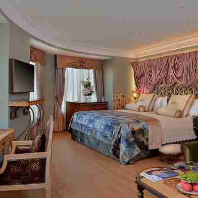 Radisson Blu MBD Hotel Noida Rooms