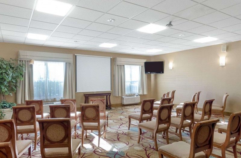 Comfort Inn & Suites Fayetteville-University Area photo 5