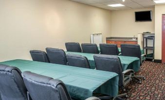 Quality Inn & Suites South Bend Airport