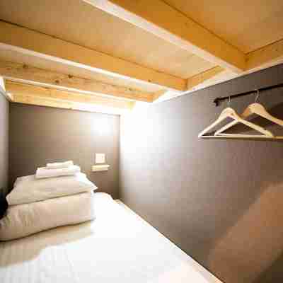 Ten to Ten Hostel Rooms