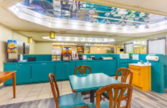 Econo Lodge & Suites Clarksville