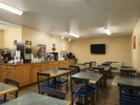 Super 8 by Wyndham Kennewick Hotels in Kennewick