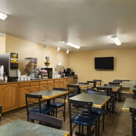 Super 8 by Wyndham Kennewick