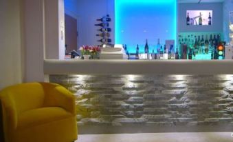 The Kenley Hotel - Housity