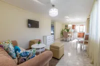 Fully Equipped 2Br Apt>dt–>5Mins to the Beach