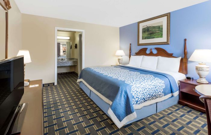 Days Inn by Wyndham Plymouth