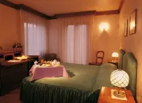 Hotel Panoramique Hotels near Summer Park
