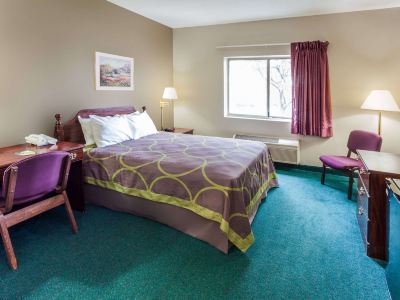 Super 8 by Wyndham Valparaiso