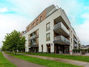 Modern Apartment Warsaw by Renters