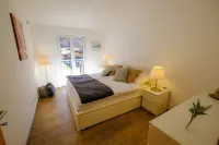 Modern and Cosy 5 Rooms Penthouse with Stunning View Hotels in 