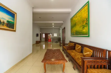 RedDoorz Syariah@Jalan Dr Mansyur Medan Отели в г. Padang Bulan Selayang I