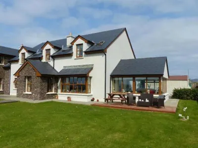 伊密那馬拉家庭旅館 Valentia Island Ice Cream附近的飯店
