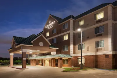 Country Inn & Suites by Radisson, DFW Airport South, TX Hotels near Trinity Railway Express - West Irving Station