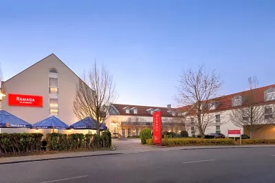 Ramada by Wyndham Muenchen Airport Hotels in der Nähe von P2 Weltwald Freising Parkplatz Eisweiher