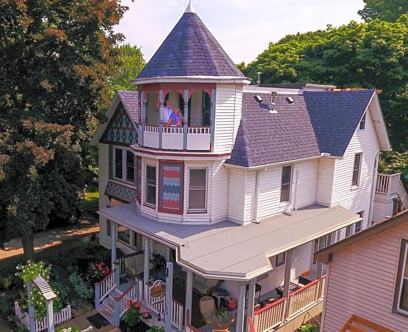 Bondy House Bed & Breakfast - Housity