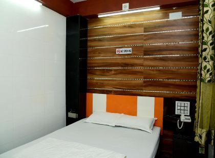 Gangeshwar Guest House