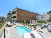 Azur Hotel & Spa Hotels near Jesuit Square