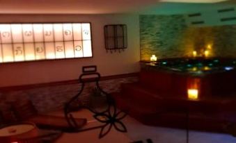 Suite Room Jacuzzi Sauna Privatif illimite Clisson