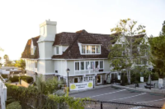 โรงแรมเบสท์เวสเทิร์น พรีเมียร์ เดลมาร์