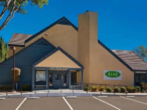 Sens Suites Livermore, SureStay Collection by Best Western Hotels in Livermore