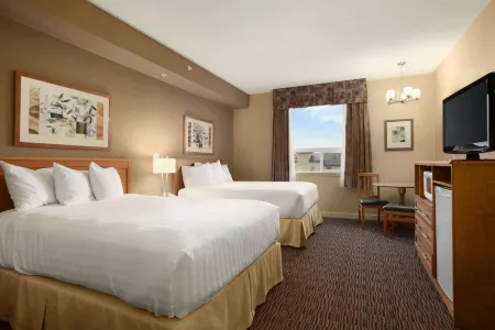 Days Inn & Suites by Wyndham West Edmonton Отели рядом с достопримечательностью «TELUS World of Science - Edmonton»