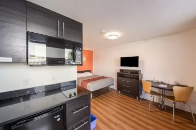 Motel 6 Cranbrook, BC Hotels near Cranbrook History Centre