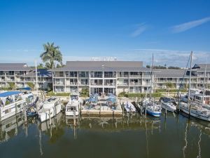 Cove Inn on Naples Bay