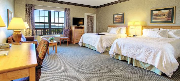 Hampton Inn & Suites Petoskey Hotels in Emmet County