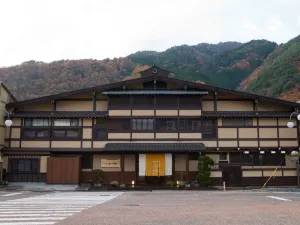 Yamamizuki Urara Tsutaya