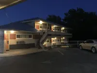 Economy Inn Motel Hotels near Marshalltown Community College
