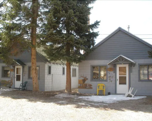 Lone Pine Cabins Hotels in Grand Lake