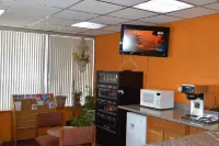 Travelers Inn - Motels