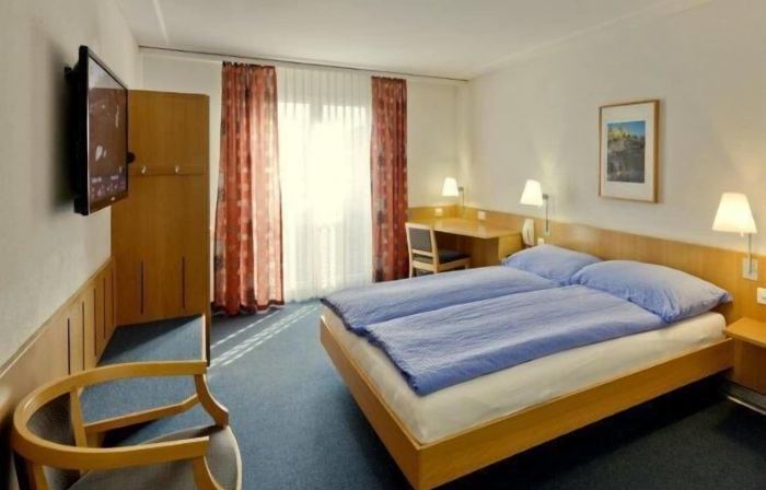 Good Night Inn