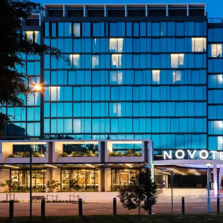 Novotel Brisbane South Bank Отели рядом с достопримечательностью «Открытый развлекательный комплекс Riverstage»