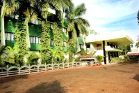 Hotel Parisutham Hotels near Bed Dam, Kaduveli