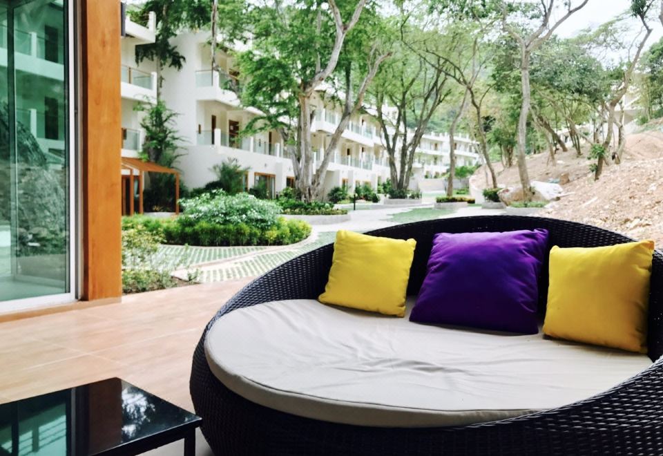 Sealey Resort Over view