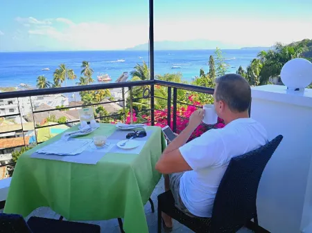 Manarra Sea View Resort