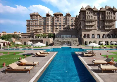 Fairmont Jaipur Отели рядом с достопримечательностью «Бапу Базар»