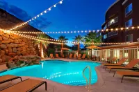Courtyard St. George
