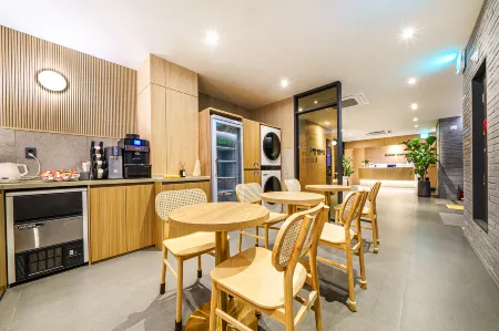 Wonju Brown Dot Hotel Corporate City Отели рядом с достопримечательностью «Ganhyeon Yuwonji»