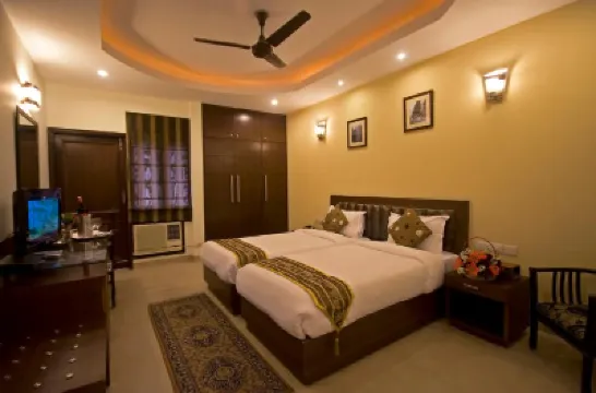 Red Maple Bed & Breakfast Hotels near Lodhi Garden